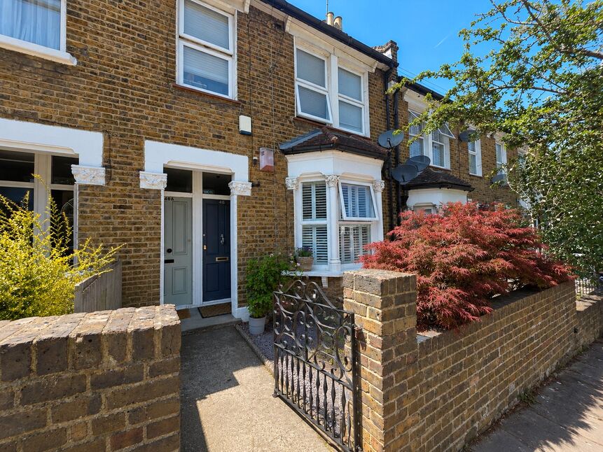 Main image of 1 bedroom Flat for sale, Fairthorn Road, Charlton, Greenwich, SE7