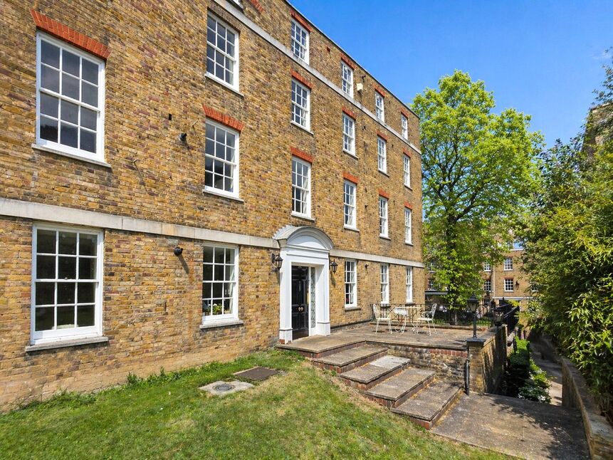 Main image of 2 bedroom Flat for sale, Point Close, London, SE10