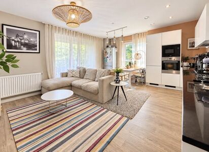 Dillon House, 3 bedroom Flat for sale, &pound;525,000