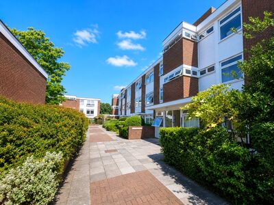 Sweyn Place, 2 bedroom Detached Flat for sale, &pound;325,000