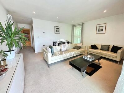 Erebus Drive, 2 bedroom Flat to rent, &pound;1,700 pcm