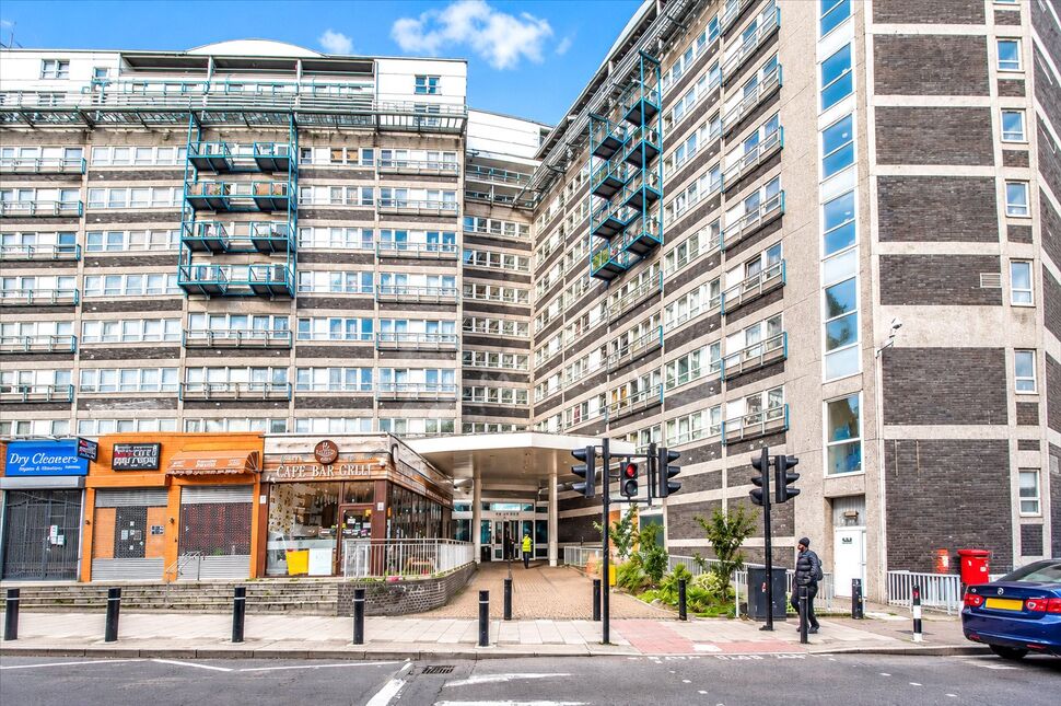 Main image of 1 bedroom Flat for sale, Calderwood Street, London, SE18