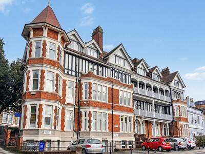 1 bedroom Flat for sale