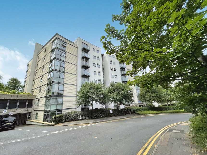 2 bedroom Flat for sale