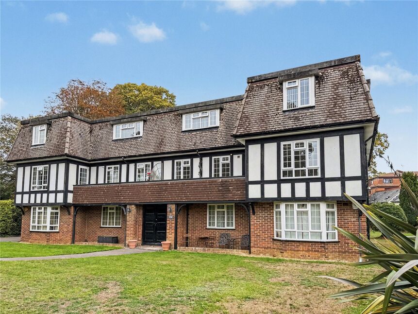 Main image of 2 bedroom Flat for sale, Cavendish Place, Bournemouth, Dorset, BH1