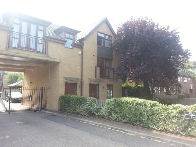Main image of 2 bedroom Flat to rent, Ella Close, Beckenham, Kent, BR3