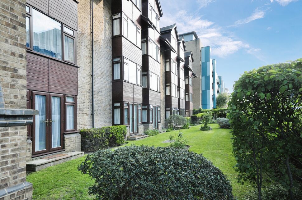 Flat for sale, Homesdale Road, Bromley, BR2 £75,000