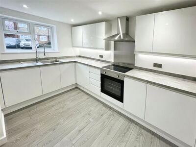Blyth Road, 2 bedroom  Flat for sale, £300,000