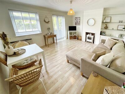 Shortlands Grove, 1 bedroom  Flat for sale, £280,000