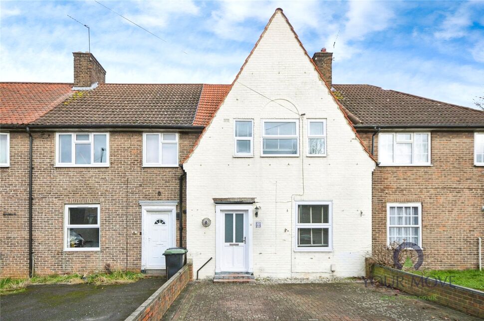 3 bedroom Mid Terrace House for sale