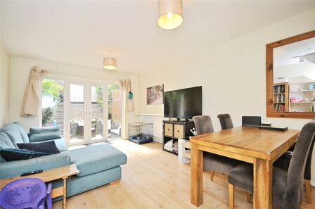 Cedarhurst, 2 bedroom Mid Terrace House for sale, £400,000