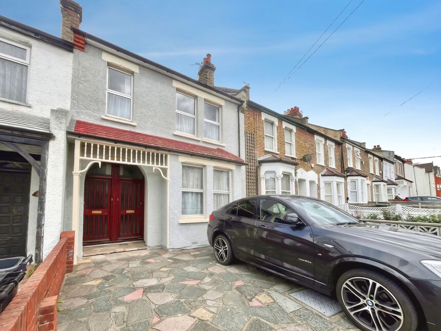 Main image of 3 bedroom Flat for sale, Pelham Road, Beckenham, BR3