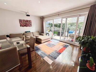 3 bedroom End Terrace House for sale