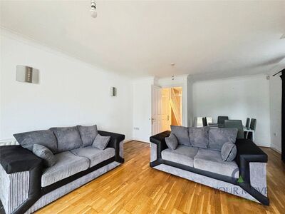 3 bedroom End Terrace House for sale
