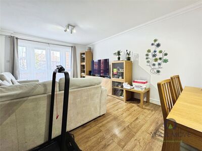 2 bedroom Flat for sale