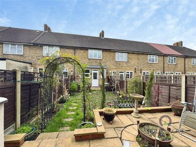 2 bedroom Mid Terrace House for sale