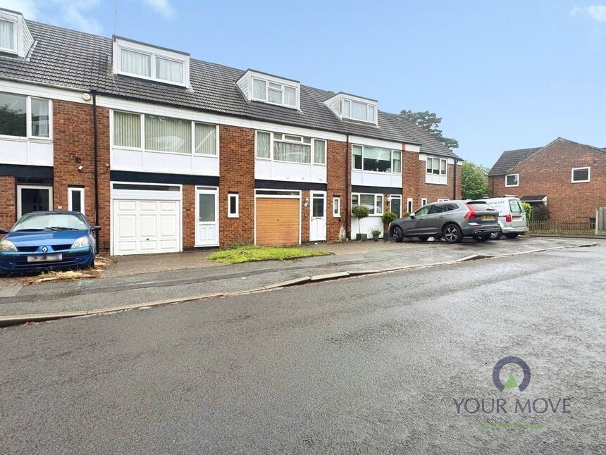 3 bedroom Mid Terrace House for sale