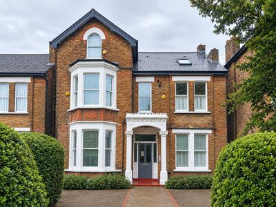 Croydon Road, 1 bedroom Flat to rent, &pound;1,450 pcm