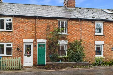 2 bedroom Mid Terrace House to rent