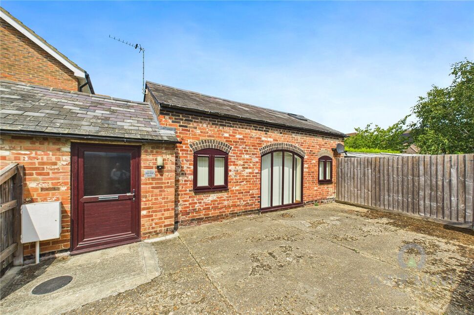 Main image of 1 bedroom House to rent, West Street, Steeple Claydon, Buckinghamshire, MK18