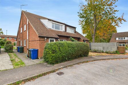 1 bedroom Semi Detached House to rent