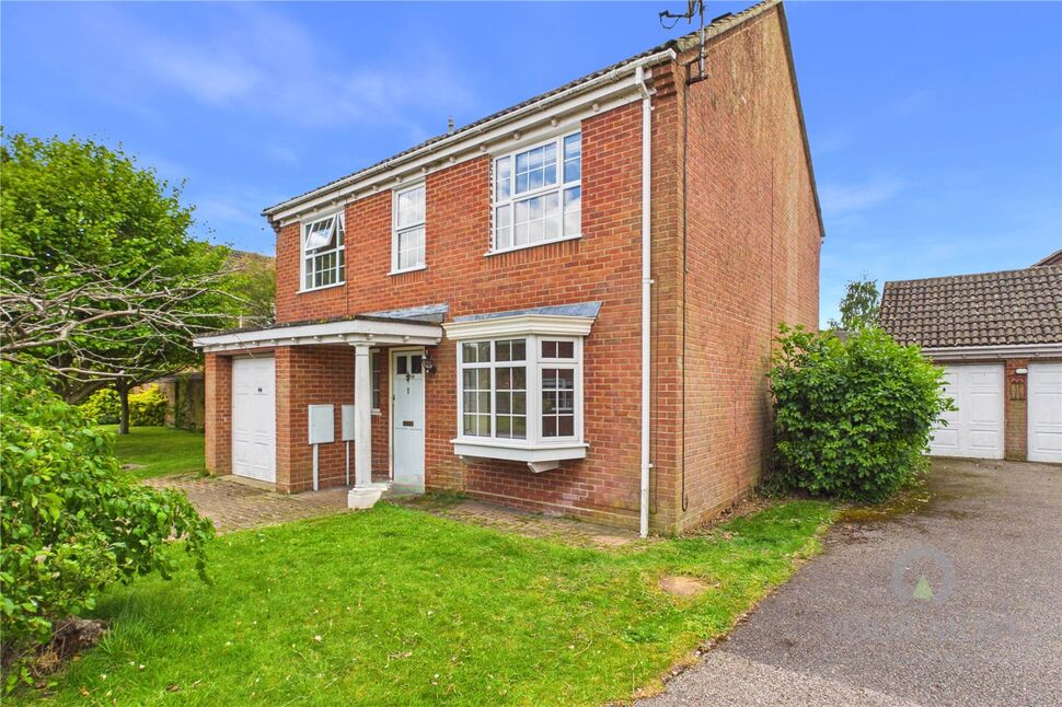 Main image of 4 bedroom Detached House to rent, Wren Close, Buckingham, Buckinghamshire, MK18