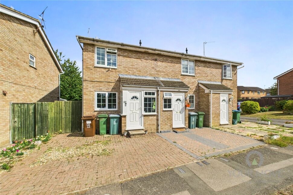Main image of 2 bedroom End Terrace House to rent, Swallow Close, Buckingham, Buckinghamshire, MK18