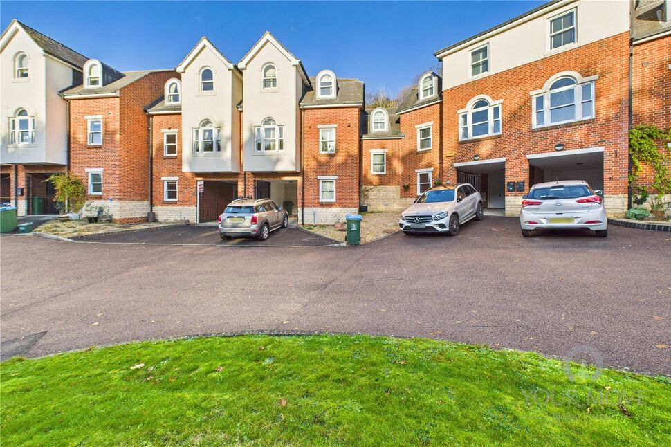 Main image of 4 bedroom Mid Terrace House to rent, Sandmartin Close, Buckingham, Buckinghamshire, MK18