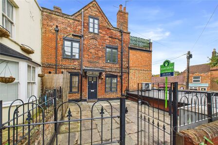 3 bedroom End Terrace House for sale