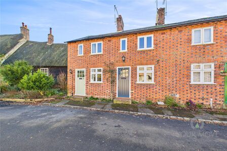 1 bedroom Mid Terrace House to rent
