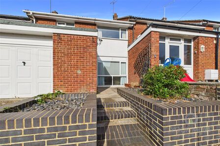 3 bedroom Mid Terrace House for sale