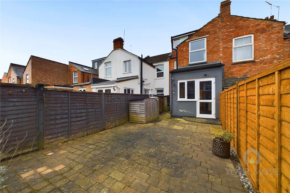 3 bedroom Mid Terrace House for sale