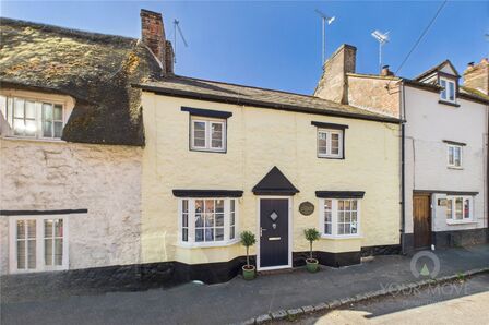 3 bedroom Mid Terrace House for sale