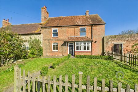 Church Lane, 3 bedroom Semi Detached House to rent, £1,700 pcm