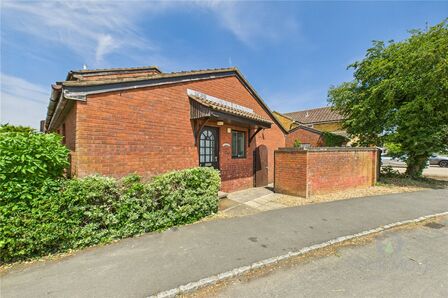 2 bedroom End Terrace Bungalow for sale