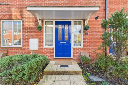 Foundry Drive, 2 bedroom  Flat for sale, £235,000