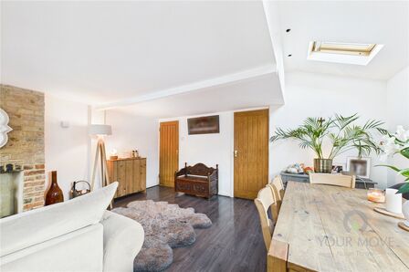 High Street, 2 bedroom Semi Detached House for sale, &pound;325,000