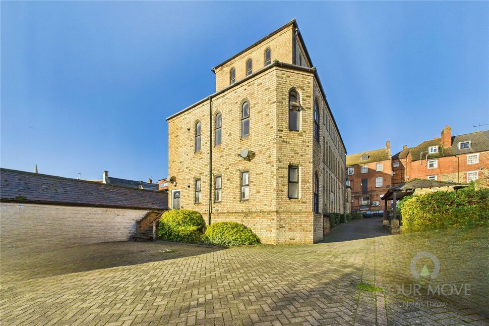 Main image of 1 bedroom  Flat for sale, Market Square, Buckingham, Buckinghamshire, MK18