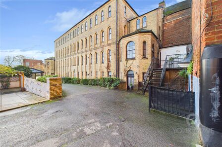 1 bedroom Flat for sale