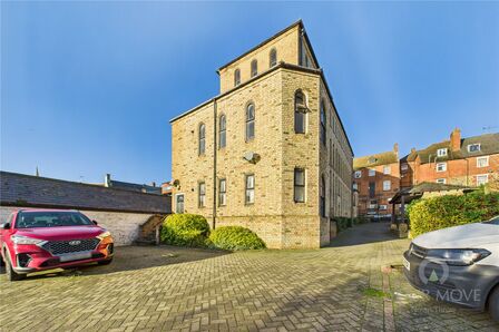 Market Square, 1 bedroom  Flat to rent, &pound;800 pcm