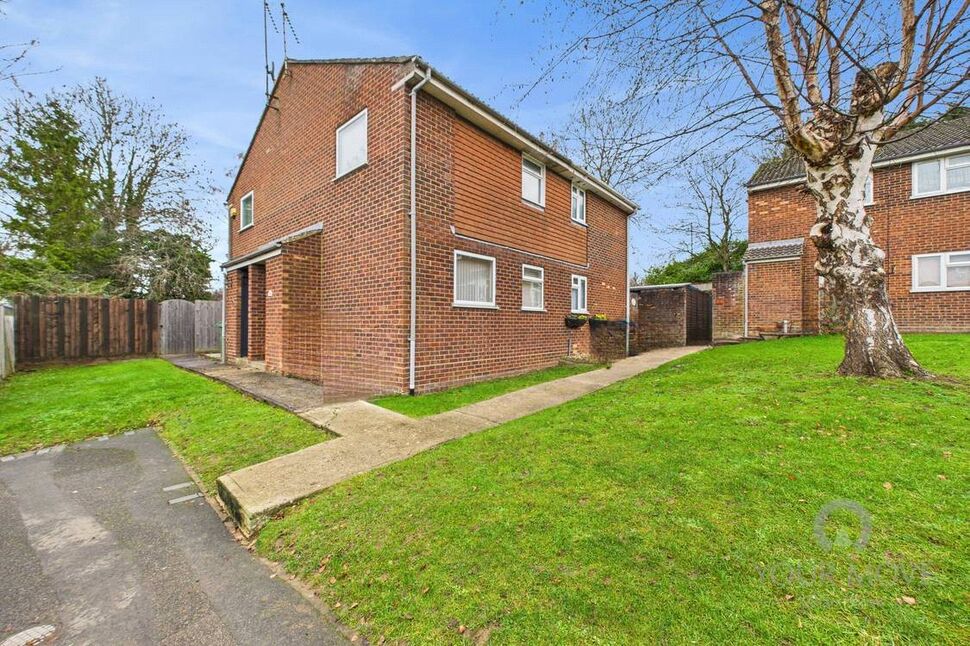 Main image of 1 bedroom Mid Terrace House for sale, Meadow Gardens, Buckingham, Buckinghamshire, MK18