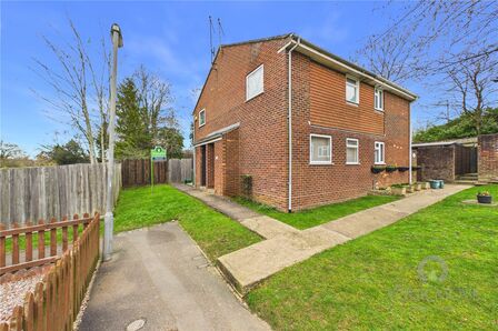 1 bedroom Mid Terrace House for sale