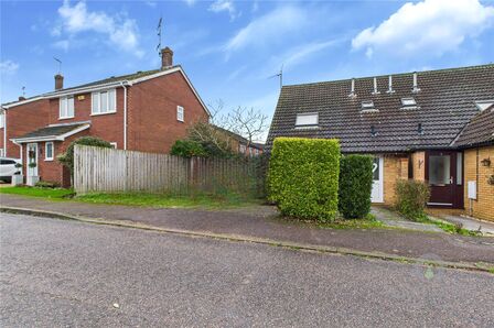 Deerfield Close, 1 bedroom Mid Terrace House for sale, £215,000