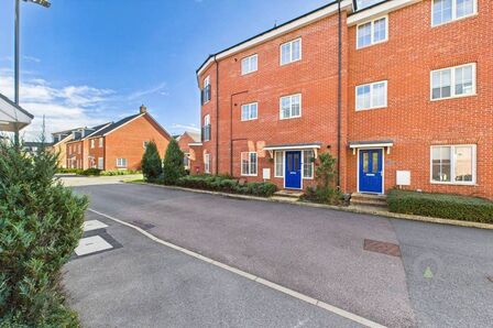 Foundry Drive, 2 bedroom Flat for sale, &pound;210,000