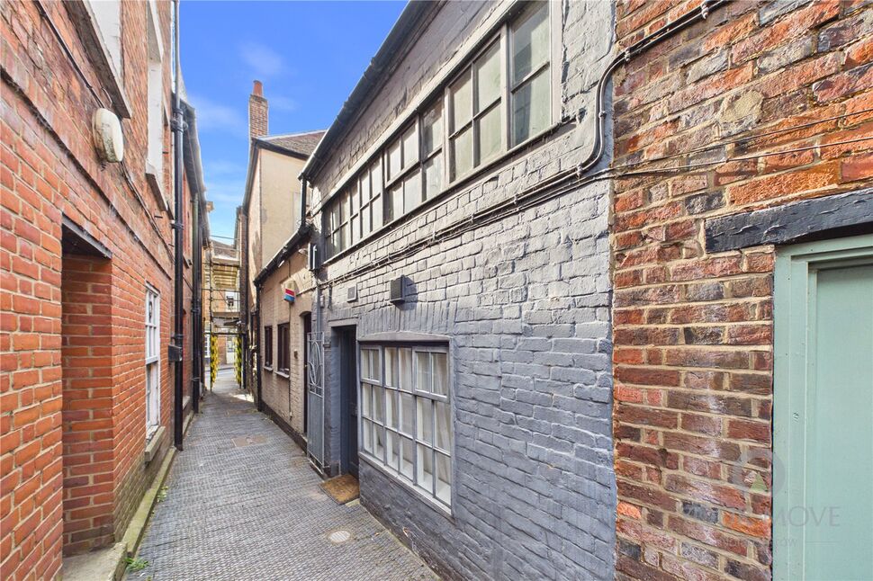 Main image of 1 bedroom Mid Terrace Flat to rent, The Chewar, Buckingham, Buckinghamshire, MK18