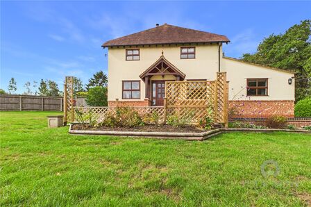 4 bedroom Semi Detached House to rent