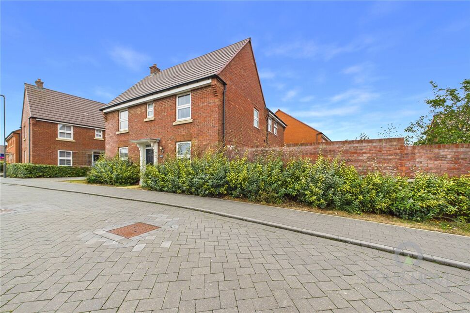 Main image of 3 bedroom Detached House for sale, Alfred Way, Buckingham, Buckinghamshire, MK18