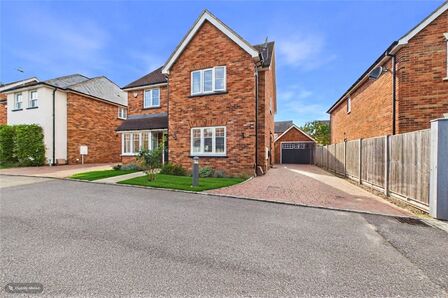 Brookfields, 4 bedroom Detached House for sale, &pound;675,000