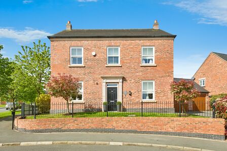 Bluebell Way, 4 bedroom Detached House for sale, £450,000