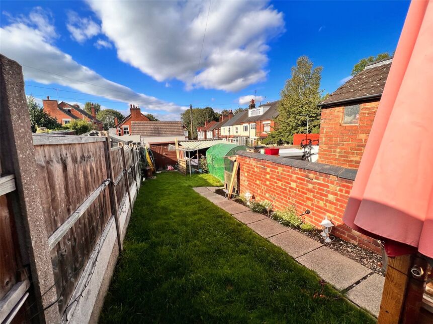 3 bedroom Detached House for sale, Bearwood Hill Road, BurtononTrent
